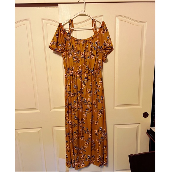 Maxi dress - Picture 1 of 2